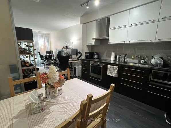 770 Bay St, Toronto, ON