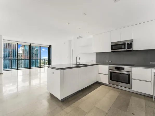 68 SE 6th St APT 2304, Miami, FL 33130