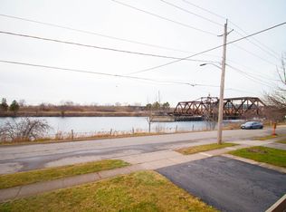 33 Canal Bank St #1, Welland, ON L3B3M8