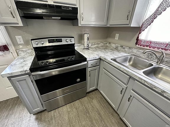 5th image of 1746 Bonnie View Dr