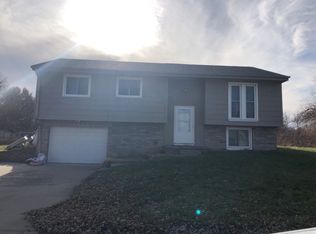 14003 Greenfield Rd, Omaha, NE 68138
