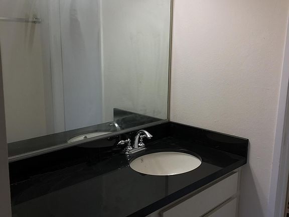 5th image of 10700 Woodley Ave
