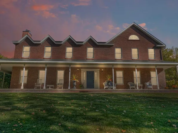 210 11th Ave NE, Faribault, MN 55021