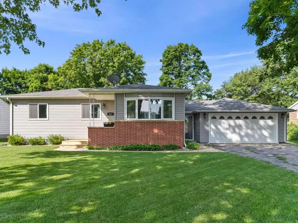 407 3rd St, Washburn, IA 50702