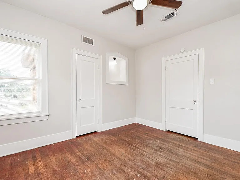 5049 Jefferson St #B — Photo 19
