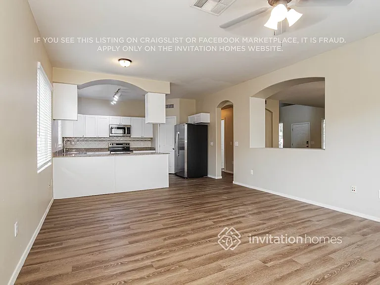 7421 S 40th Ln — Photo 7
