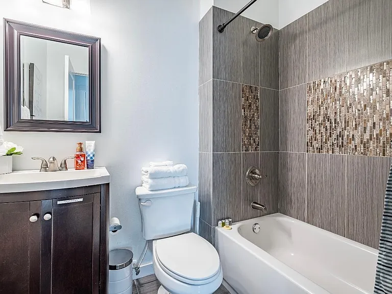 Bathroom #4 - Ground floor