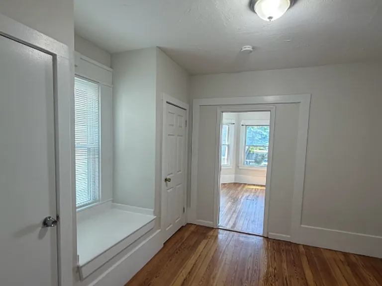 28 Tallman St — Photo 11