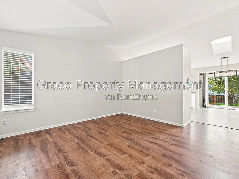 16041 Bluebonnet Dr — Photo 4
