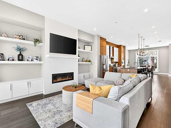 4th image of 3736 W 44th St SW