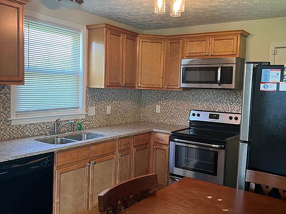 5th image of 5925 Carl Pl