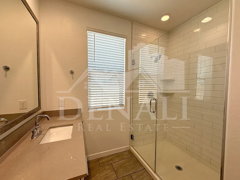 1636 W Estes Way — Photo 15