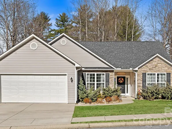 136 Grove End Rd, Fletcher, NC 28732