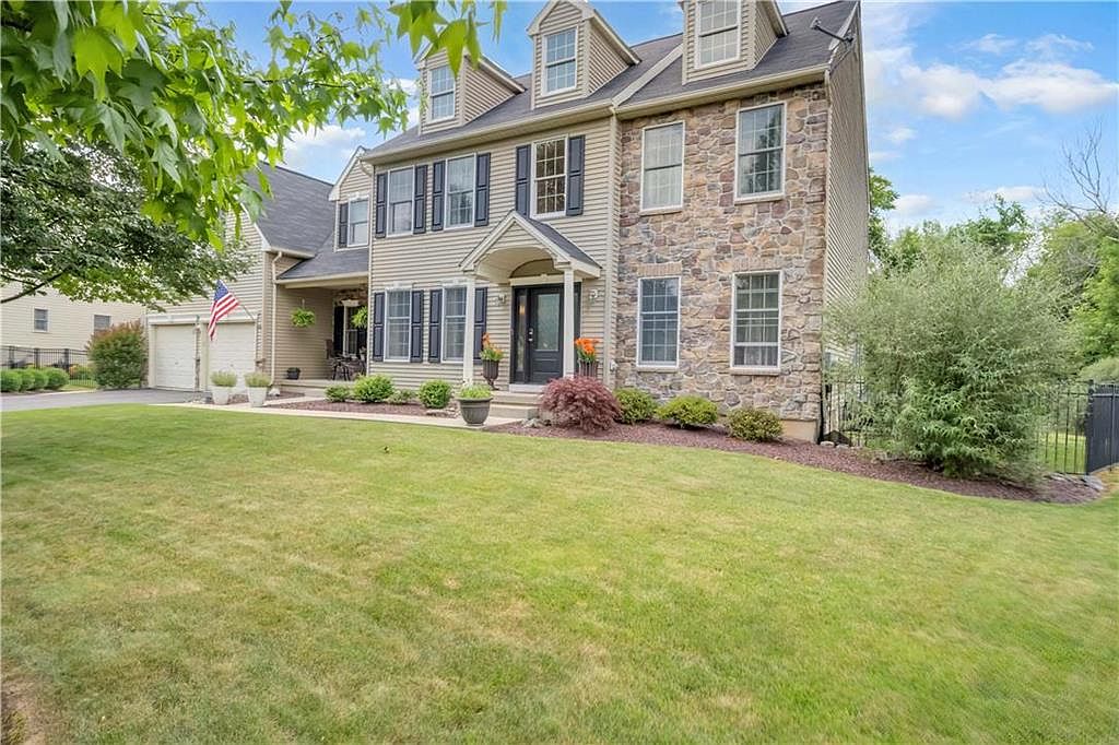 39 Millbrook Ct, Tatamy Borough, PA 18045 Zillow