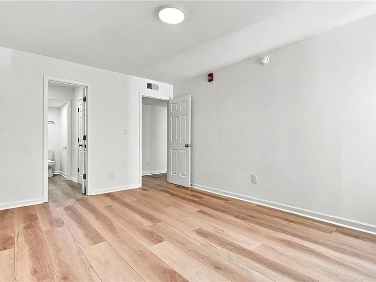 5095 Roswell Rd #209 — Photo 22