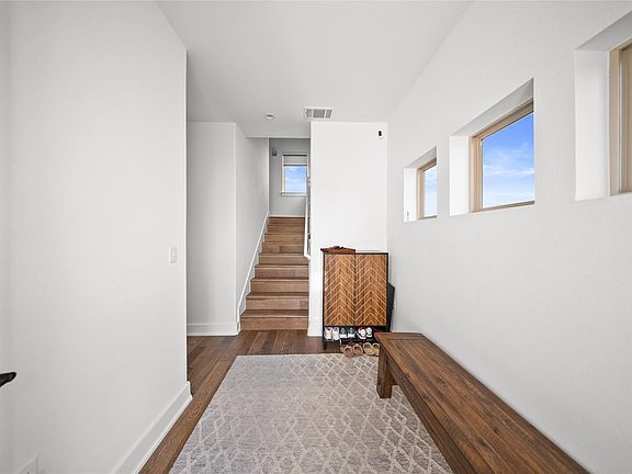 3rd image of 5315 La Crosse Ave #16