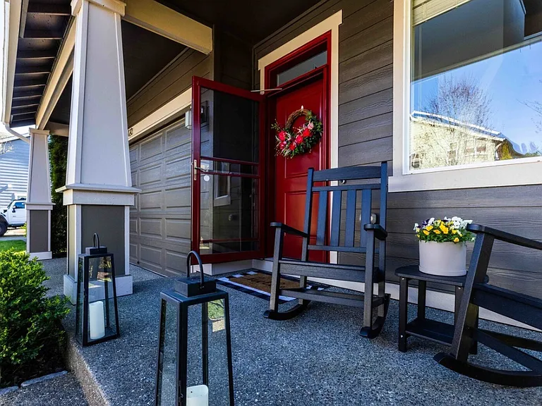 120 Pickford Pl SW — Photo 2