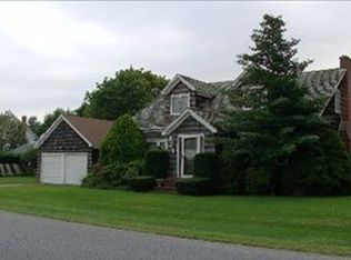 807 Parkway St, Riverhead, NY 11901