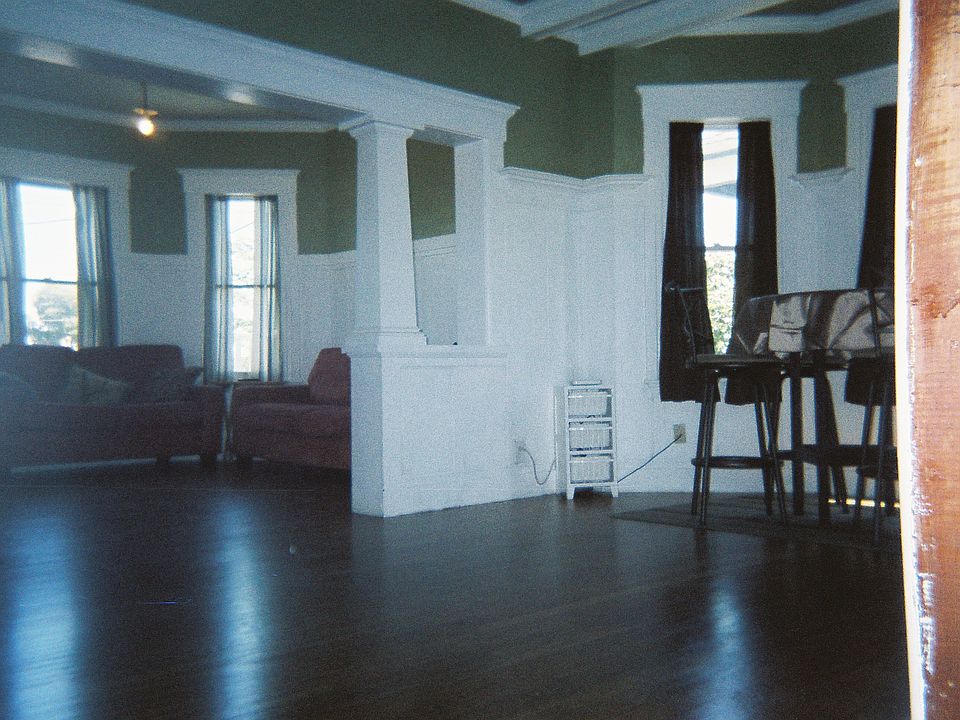 2nd image of 1907 Sacramento St