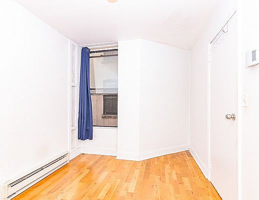 4th image of 147 Starr St #3S