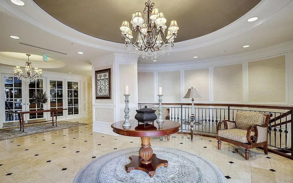 1 bed, 806 sqft, $2,200 — Photo 2