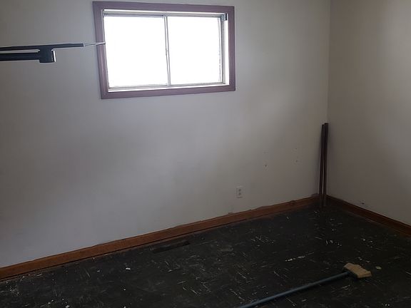 4th image of 4913 Karen Dr