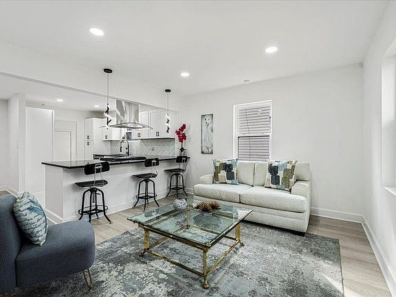 5th image of 1956 Washington Rd