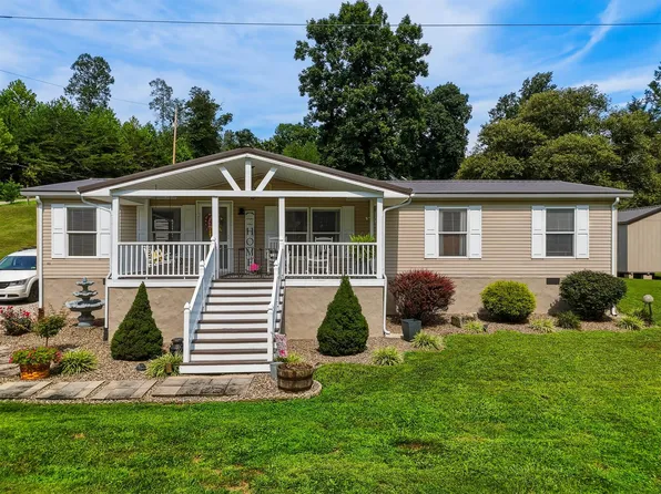 682 Big Sandy River Rd, Fort Gay, WV 25514