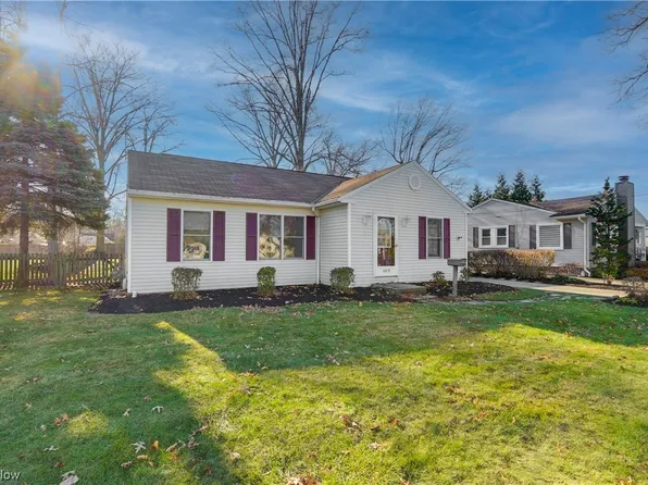 26927 Knickerbocker Rd, Bay Village, OH 44140