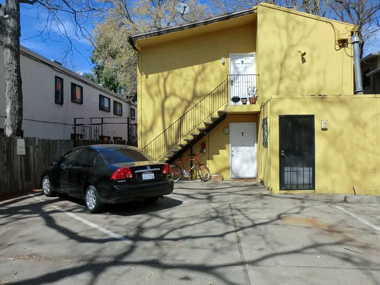 1716 H St #7 — Photo 11