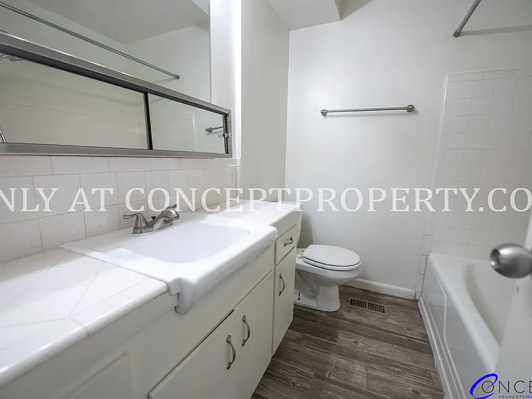 425 E 3rd Ave — Photo 90
