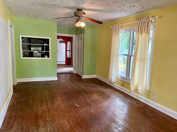 4th image of 215 N Cossell Dr