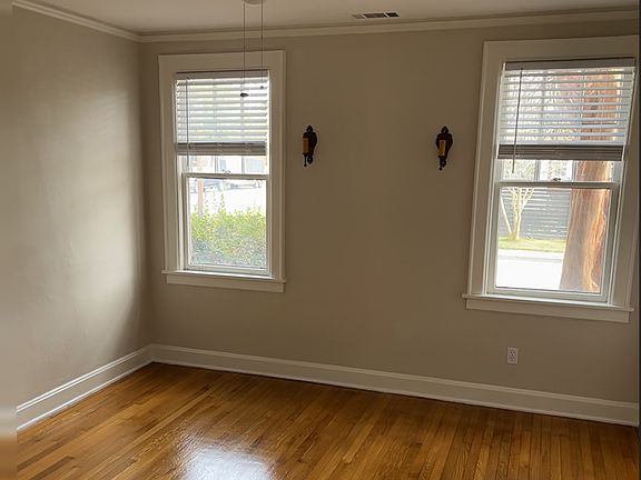 5th image of 629 E 51st St