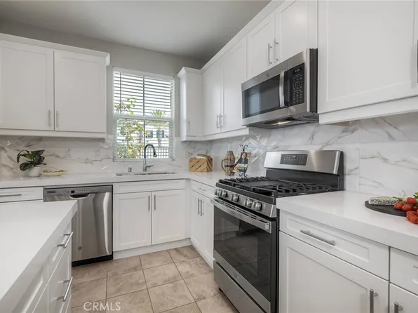 1132 Delpy View Point, Vista, CA 92084