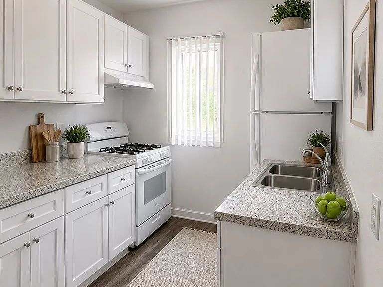 828 S Glendale Ave #11 — Photo 1