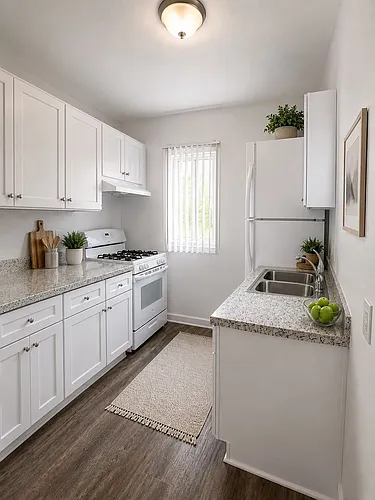 828 S Glendale Ave #11 Photo 1