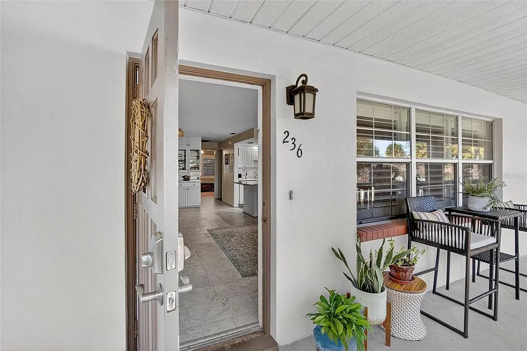 1 bed, 1.0 bath, 650 sqft, $2,600 — Photo 2