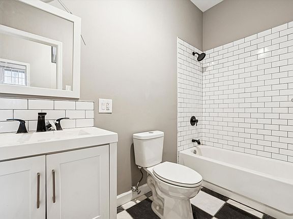 5th image of 2034 Mount Vernon St #1F