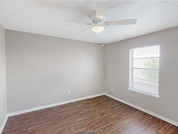 4th image of 303 Spruce St APT 2