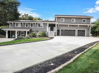 8780 Tamarack Dr, Brighton, MI