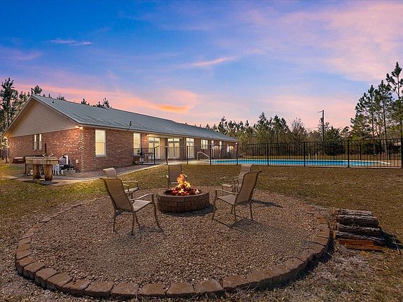 2nd image of 100 W Davis Walker Rd