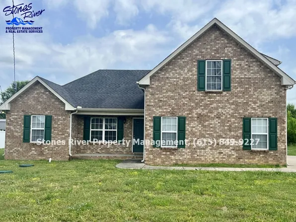 1030 Coral Dr, Murfreesboro, TN 37127