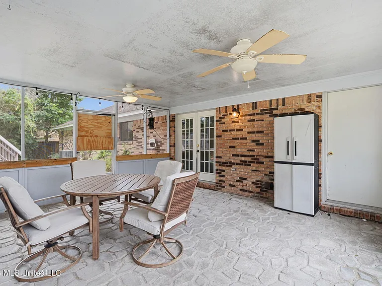 122 Booth Cir — Photo 25
