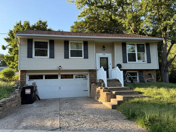 108 Saint Clair Dr, Marquette Heights, IL 61554