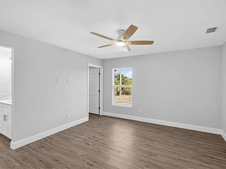 375 Denver Dr — Photo 14