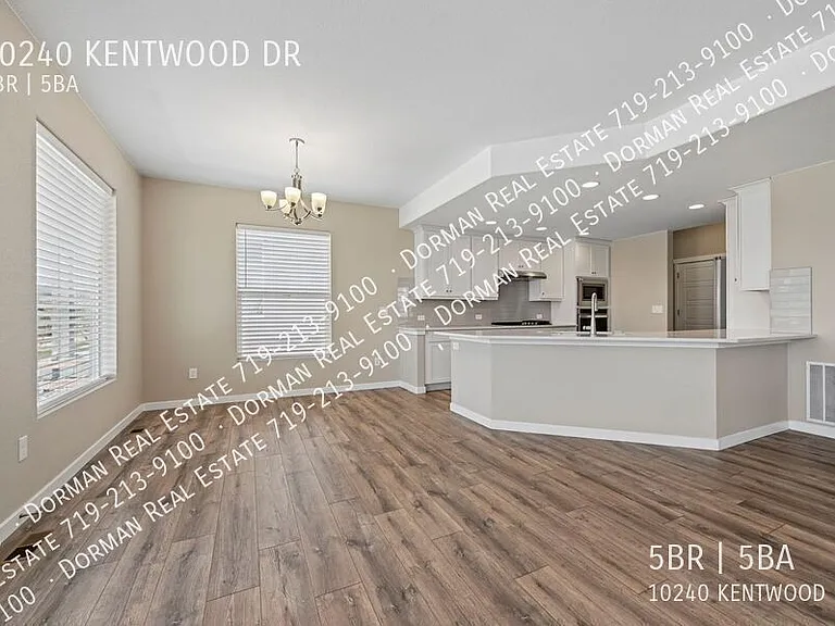 10240 Kentwood Dr — Photo 11