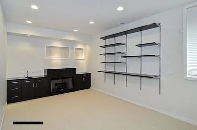 813 N May St — Photo 8