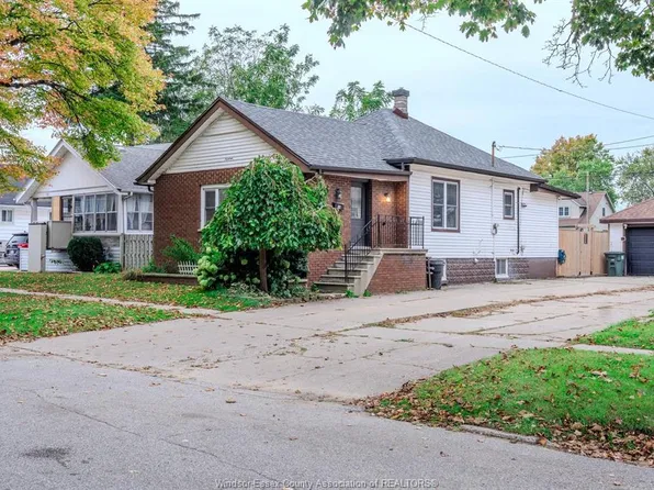 19 Ontario St, Leamington, ON N8H 2T5