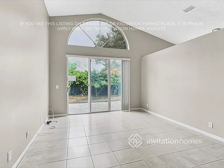 7704 Thornlee Dr — Photo 4