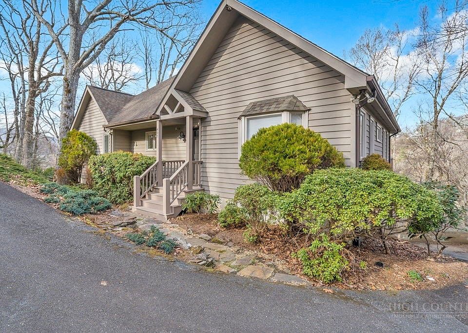 1st image of 407 Peacock Drive